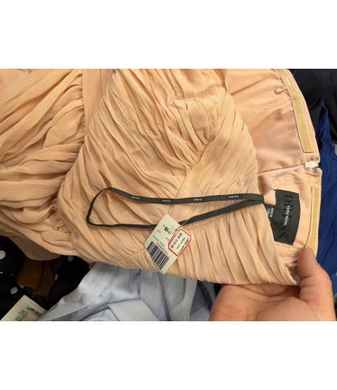 1 Pallet - Hudson's Bay Liquidation - Clothes & Apparel - Condition: Customer returns 