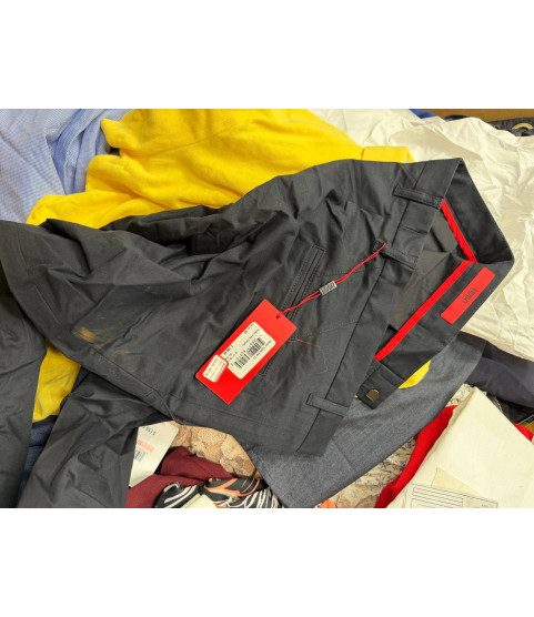 1 Pallet - Hudson's Bay Liquidation - Clothes & Apparel - Condition: Customer returns 