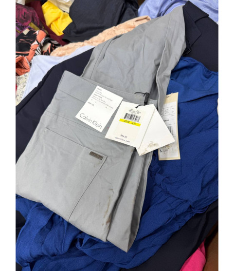 1 Pallet - Hudson's Bay Liquidation - Clothes & Apparel - Condition: Customer returns 