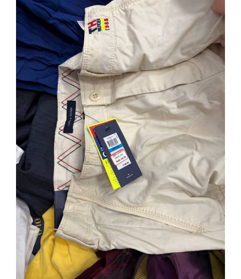 1 Pallet - Hudson's Bay Liquidation - Clothes & Apparel - Condition: Customer returns 