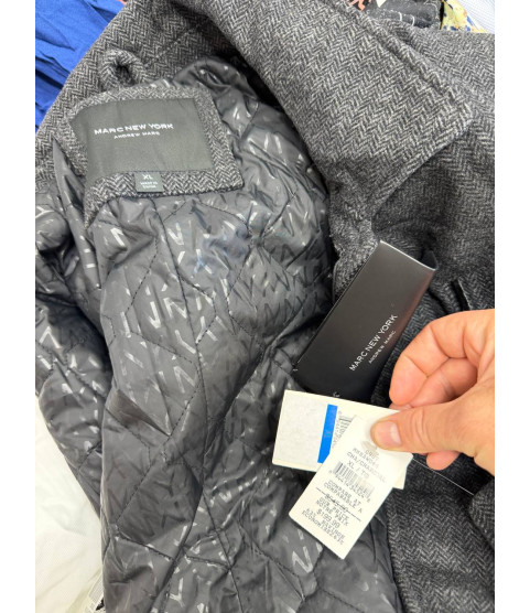 1 Pallet - Hudson's Bay Liquidation - Clothes & Apparel - Condition: Customer returns 