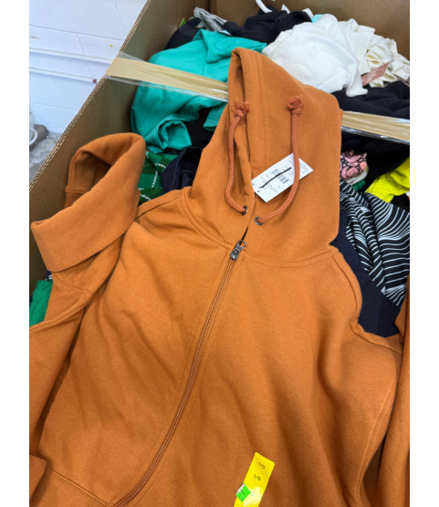 1 Pallet - Wholesale Walmart Liquidation - Clothes & Accessories - Condition: Customer returns – Unsorted