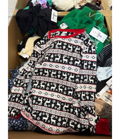 1 Pallet - Wholesale Walmart Liquidation - Clothes & Accessories - Condition: Customer returns – Unsorted