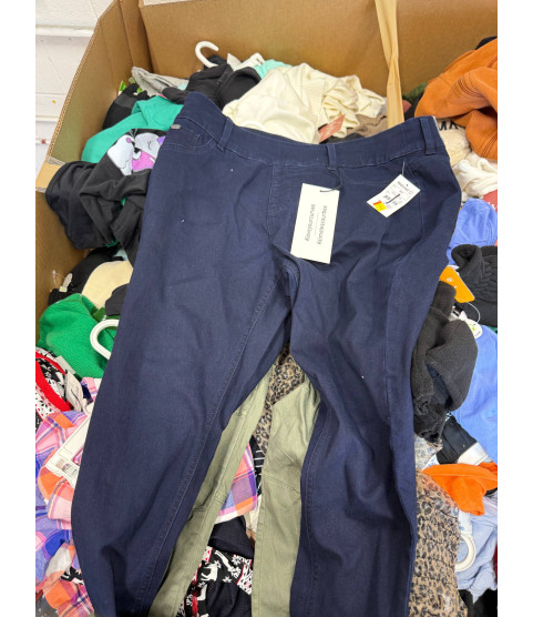 1 Pallet - Wholesale Walmart Liquidation - Clothes & Accessories - Condition: Customer returns – Unsorted