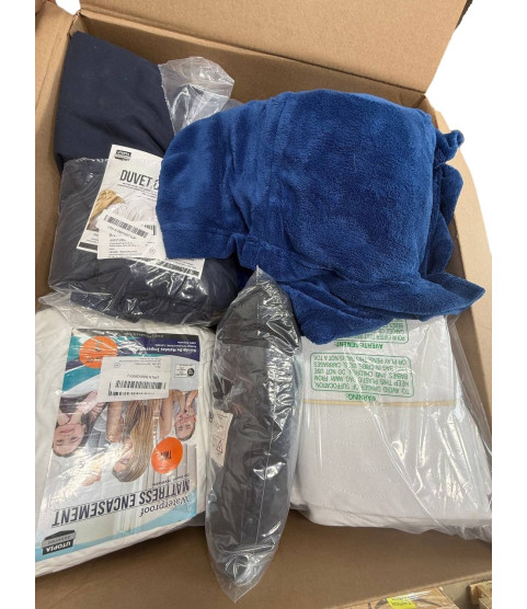 1 Pallet - Wholesale Amazon Liquidation – Robes, Bed linen, Clothes hangers - Condition: Customer returns – Unsorted