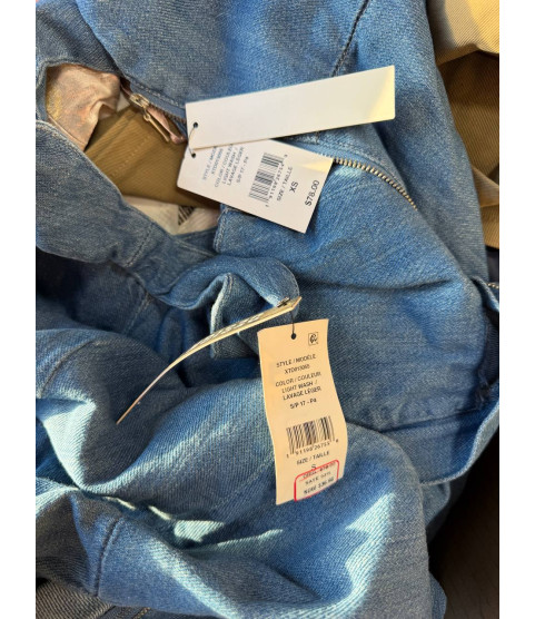 1 Pallet - Hudson's Bay Liquidation - Clothes & Apparel - Condition: Salvage / Damaged zipper