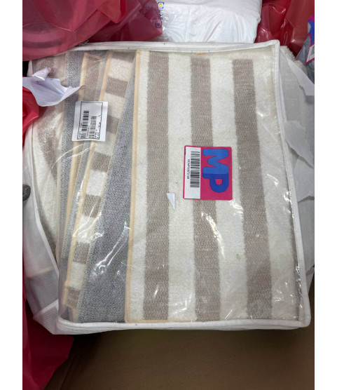 1 Pallet - Wholesale Walmart Liquidation - General merchandise, Electronics, Clothes, Toys - Condition: Customer returns - Unsorted