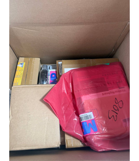 3 Pallets - Wholesale Amazon Liquidation - Clothes, Electronics, General merchandise - Condition: Customer returns - Unsorted