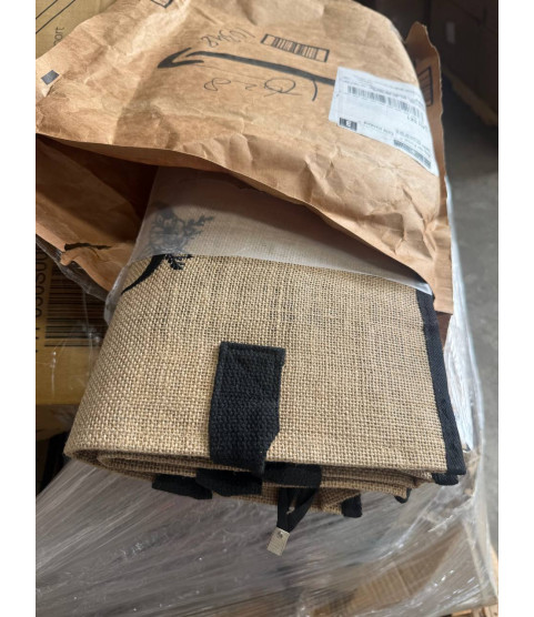 3 Pallets - Wholesale Amazon Liquidation - Clothes, Electronics, General merchandise - Condition: Customer returns - Unsorted