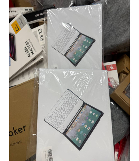 1 Pallet - Wholesale Amazon Liquidation - Mixed Electronics, Phone Cases & Screen Protectors - Condition: Customer returns - Unsorted