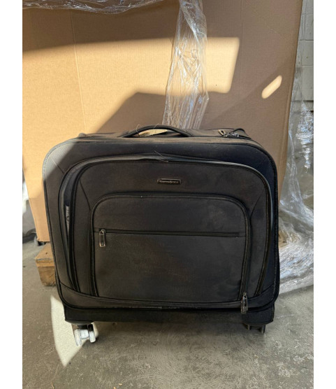 1 Pallet - Wholesale Liquidation - Suitcases - Condition: Customer returns