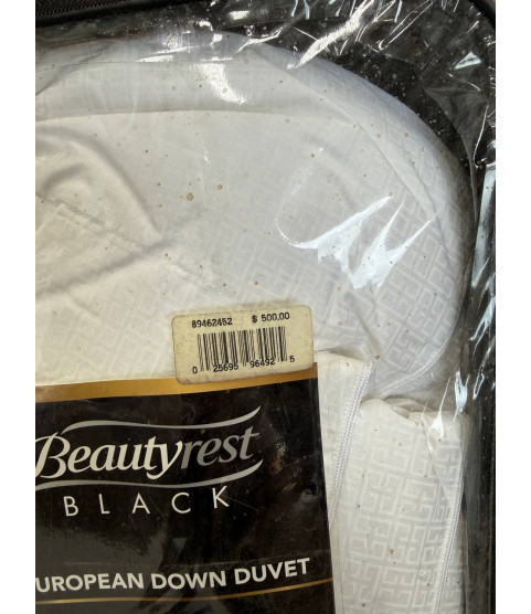 1 Pallet - Wholesale Hudson's Bay Liquidation - Comforter Sets & Pillows - Condition: Customer returns - Unsorted
