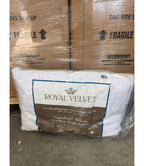 1 Pallet - Wholesale Hudson's Bay Liquidation - Pillows & Blankets - Condition: Customer returns - Unsorted