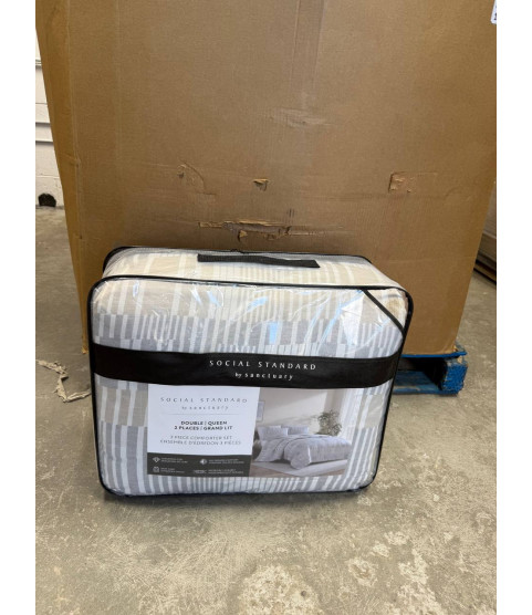 1 Pallet - Wholesale Walmart Liquidation - Electronics, Toys, Clothes - Condition: Customer returns - Unsorted