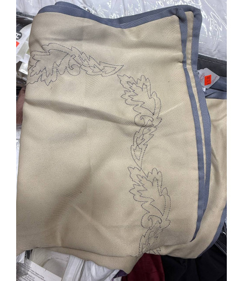 1 Pallet - Wholesale Hudson's Bay Liquidation - Assorted Bedding & Home Textiles - Condition: Customer returns - Unsorted