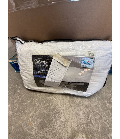 1 Pallet - Wholesale Hudson's Bay Liquidation - Assorted Pillows - Condition: Customer returns