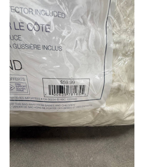 1 Pallet - Wholesale Hudson's Bay Liquidation - Assorted Pillows - Condition: Customer returns