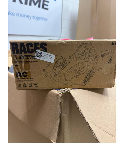 1 Pallet - Wholesale Walmart Liquidation - Clothes, Accessories, Electronics & Toys - Condition: Customer returns - Unsorted
