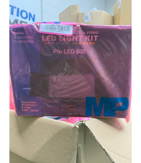 1 Pallet - Wholesale Walmart Liquidation - Clothes, Accessories, Electronics & Toys - Condition: Customer returns - Unsorted
