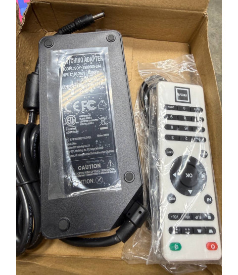 1 Pallet - Wholesale Walmart Liquidation - Clothes, Accessories, Electronics & Toys - Condition: Customer returns - Unsorted