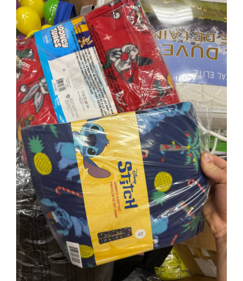 1 Pallet - Wholesale Walmart Liquidation - General merchandise, Electronics, Toys, Clothing - Condition: Customer returns - Unsorted