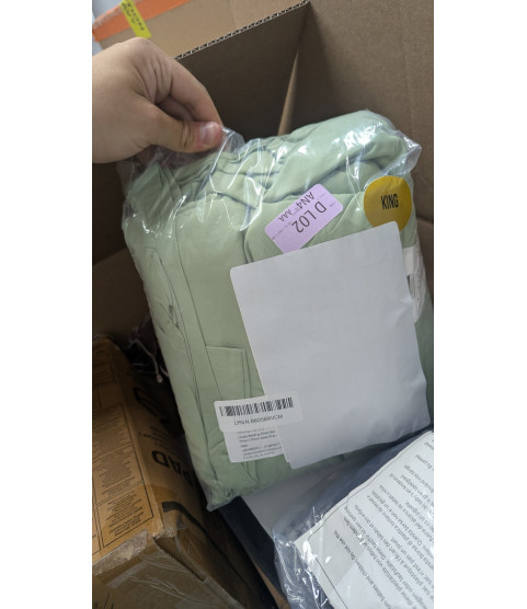 1 Pallet - Wholesale Amazon Liquidation - Bedding, Shorts, Mattress Pads & Pillows - Condition: Customer returns - Unsorted