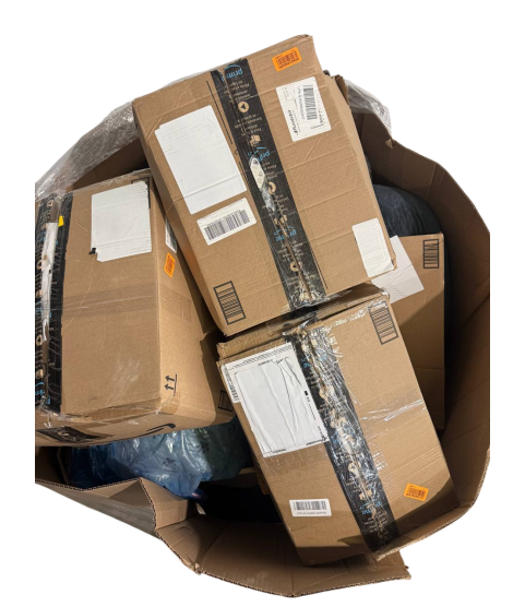 1 Pallet - Wholesale Liquidation - Bedding, Pillows, Comforters & General Merchandise - Condition: Customer returns - Unsorted