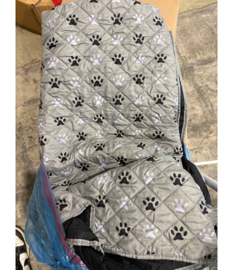 1 Pallet - Wholesale Liquidation - Bedding, Pillows, Comforters & General Merchandise - Condition: Customer returns - Unsorted