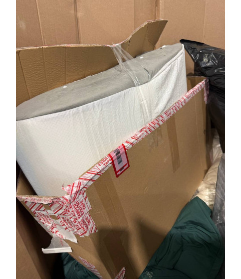 1 Pallet - Wholesale Liquidation - Bedding, Pillows, Comforters & General Merchandise - Condition: Customer returns - Unsorted