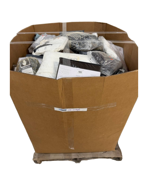 Truckload 12 Pallets - Wholesale Hudson's Bay Liquidation - Hudsons Bay Comforters, Pillows, Duvet Cover Sets & Bedding - Condition: Customer returns - Unsorted