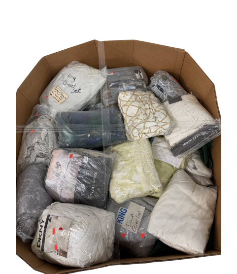 Truckload 12 Pallets - Wholesale Hudson's Bay Liquidation - Hudsons Bay Comforters, Pillows, Duvet Cover Sets & Bedding - Condition: Customer returns - Unsorted