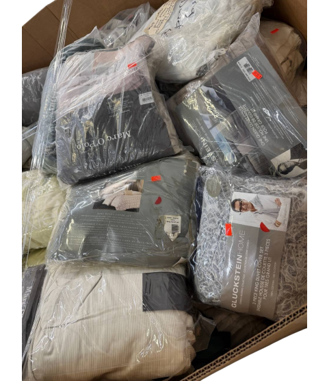 Truckload 12 Pallets - Wholesale Hudson's Bay Liquidation - Hudsons Bay Comforters, Pillows, Duvet Cover Sets & Bedding - Condition: Customer returns - Unsorted