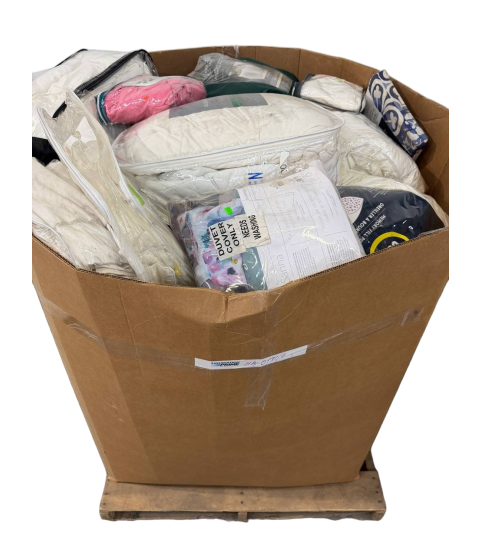 Truckload 12 Pallets - Wholesale Hudson's Bay Liquidation - Hudsons Bay Comforters, Pillows, Duvet Cover Sets & Bedding - Condition: Customer returns - Unsorted