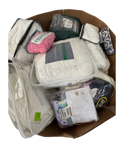 Truckload 12 Pallets - Wholesale Hudson's Bay Liquidation - Hudsons Bay Comforters, Pillows, Duvet Cover Sets & Bedding - Condition: Customer returns - Unsorted
