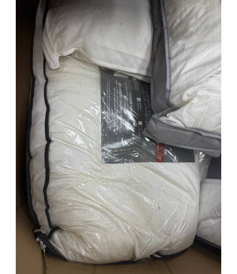 1 Pallet - Wholesale Hudson's Bay Liquidation - Pillows - Condition: Customer returns - Unsorted