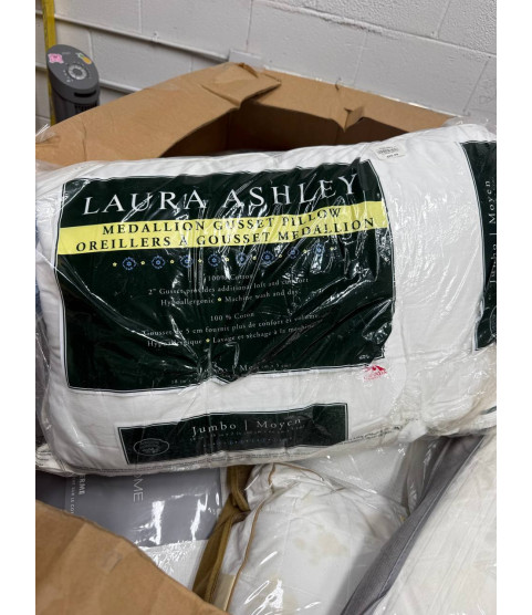 1 Pallet - Wholesale Hudson's Bay Liquidation - Pillows - Condition: Customer returns - Unsorted