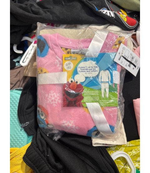 1 Pallet - Wholesale Walmart Liquidation - Clothes and Accessories - Condition: Brand New
