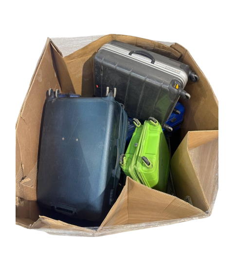 1 Pallet - Wholesale Liquidation - Suitcases - Condition: Customer returns