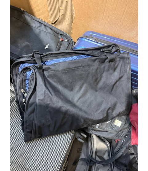 1 Pallet - Wholesale Liquidation - Suitcases - Condition: Customer returns
