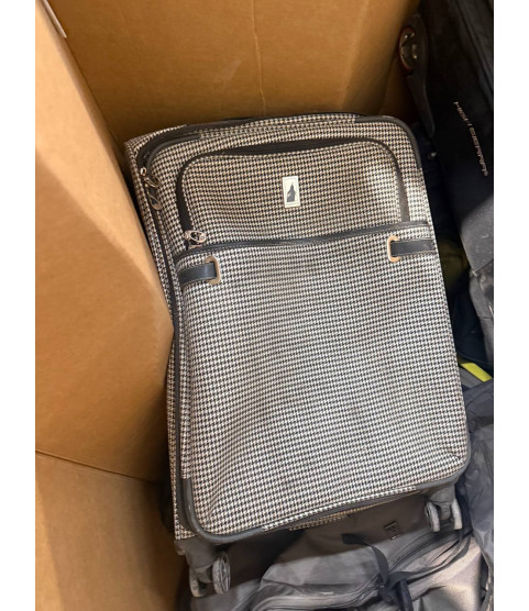 1 Pallet - Wholesale Liquidation - Suitcases - Condition: Customer returns