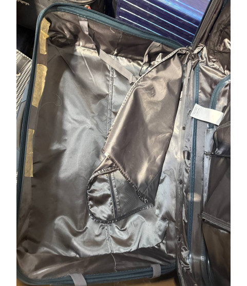 1 Pallet - Wholesale Liquidation - Suitcases - Condition: Customer returns