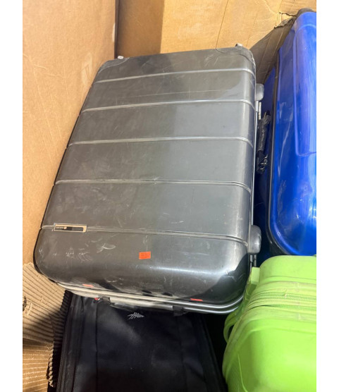 1 Pallet - Wholesale Liquidation - Suitcases - Condition: Customer returns