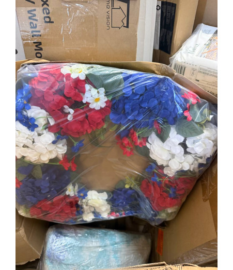 1 Pallet - Wholesale Liquidation - Furniture & Home Accessories - Condition: Customer returns - Unsorted