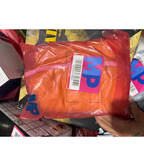 1 Pallet - Wholesale Walmart Liquidation - Samsung watch, Clothing, Toys, Household Goods, Electronics & General Merchandise - Condition: Customer returns - Unsorted