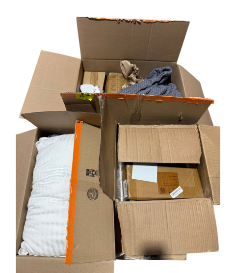 1 Pallet - Wholesale Amazon Liquidation - Pillows, Blankets, Bed Linen & General Merchandise - Condition: Customer returns - Unsorted