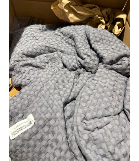 1 Pallet - Wholesale Amazon Liquidation - Pillows, Blankets, Bed Linen & General Merchandise - Condition: Customer returns - Unsorted